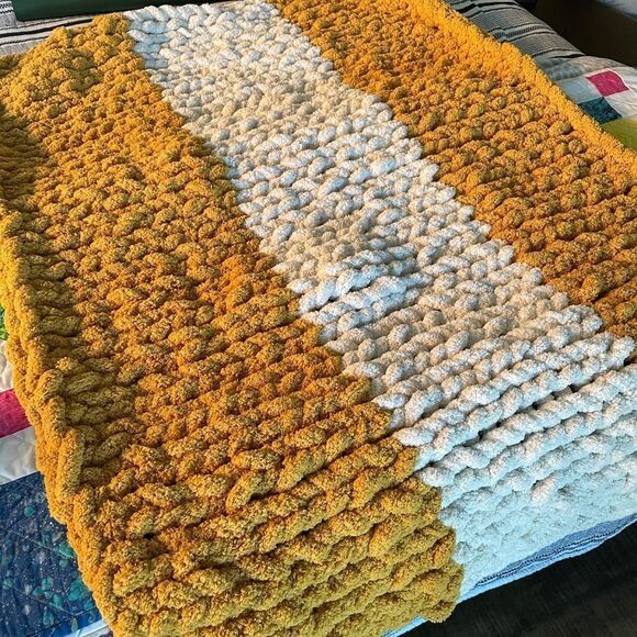 32”x32” Sunflower Yellow & Ivory Stripes Chenille Hand Knit Chunky Plush Blanket - Picture 5 of 5